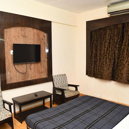 Hotel Mars Chennai Bagian luar foto