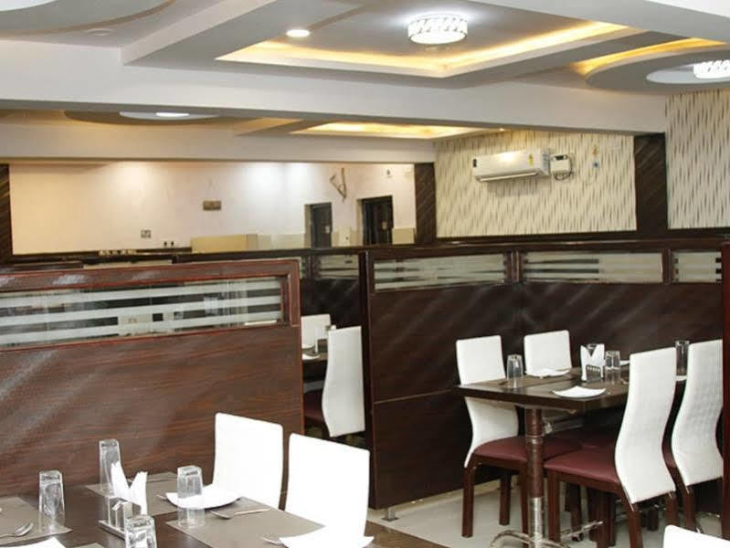 Hotel Mars Chennai Bagian luar foto